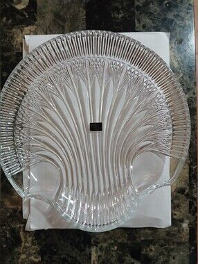Vintage Studio Nova Glass Serving Dish. Like new.